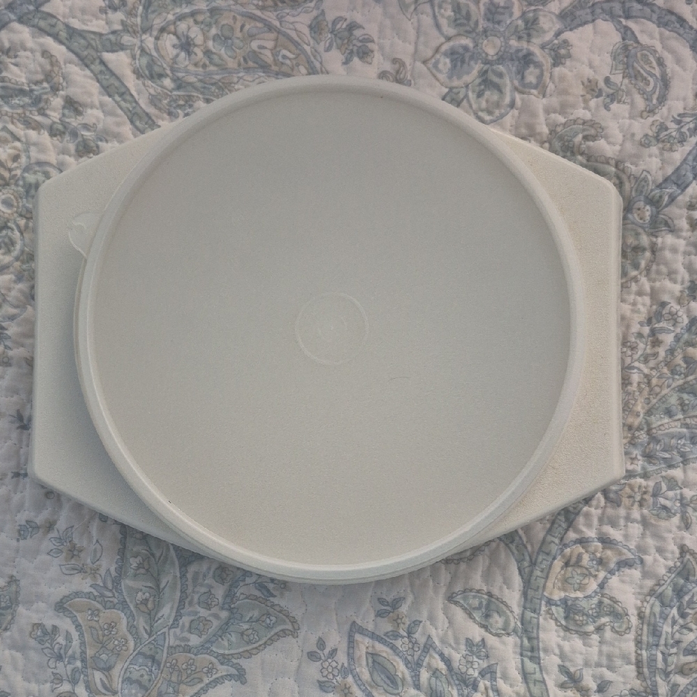 Tupperware Bowl With Lid,  Good Condition